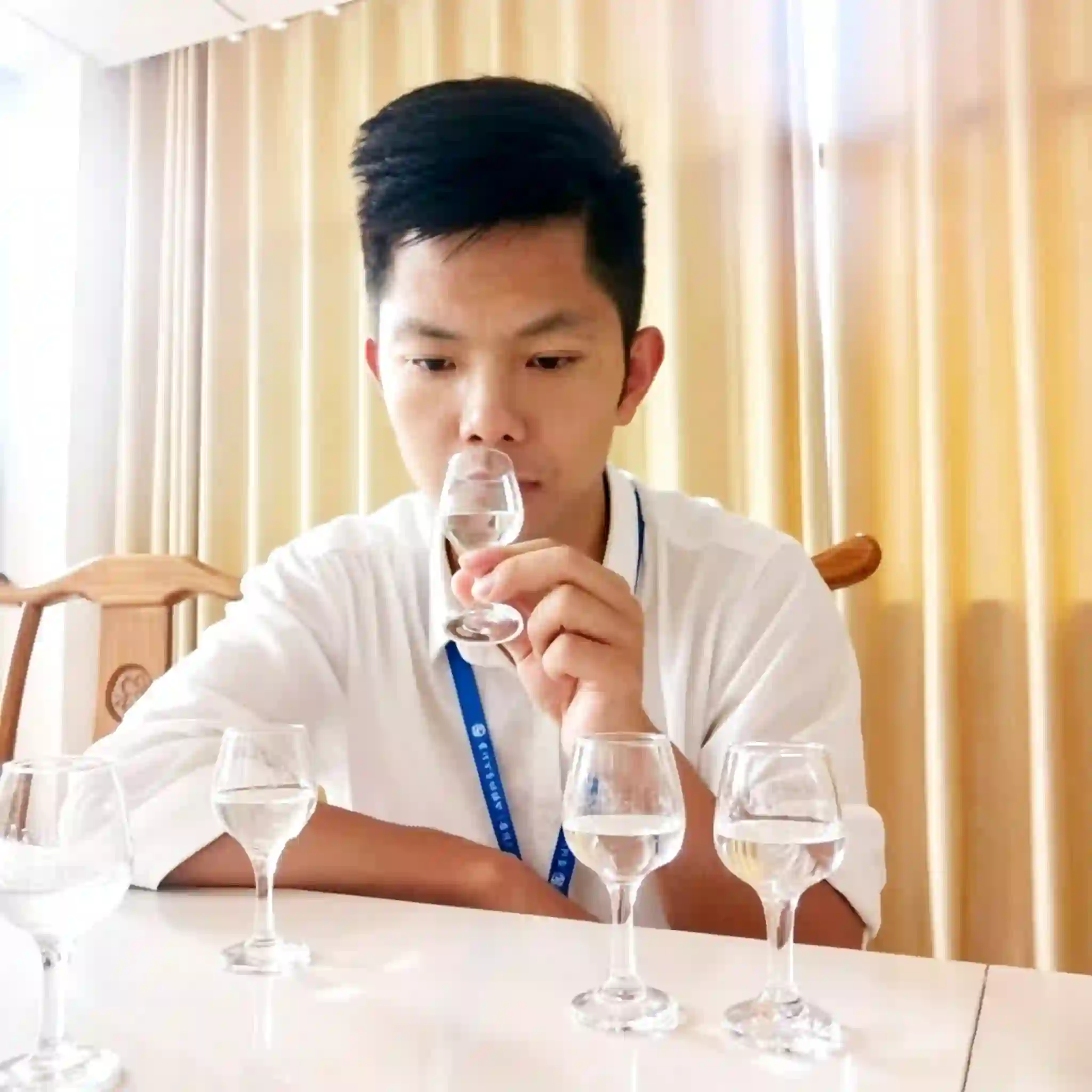 黔帝酒体研究院副主任贾纪朋